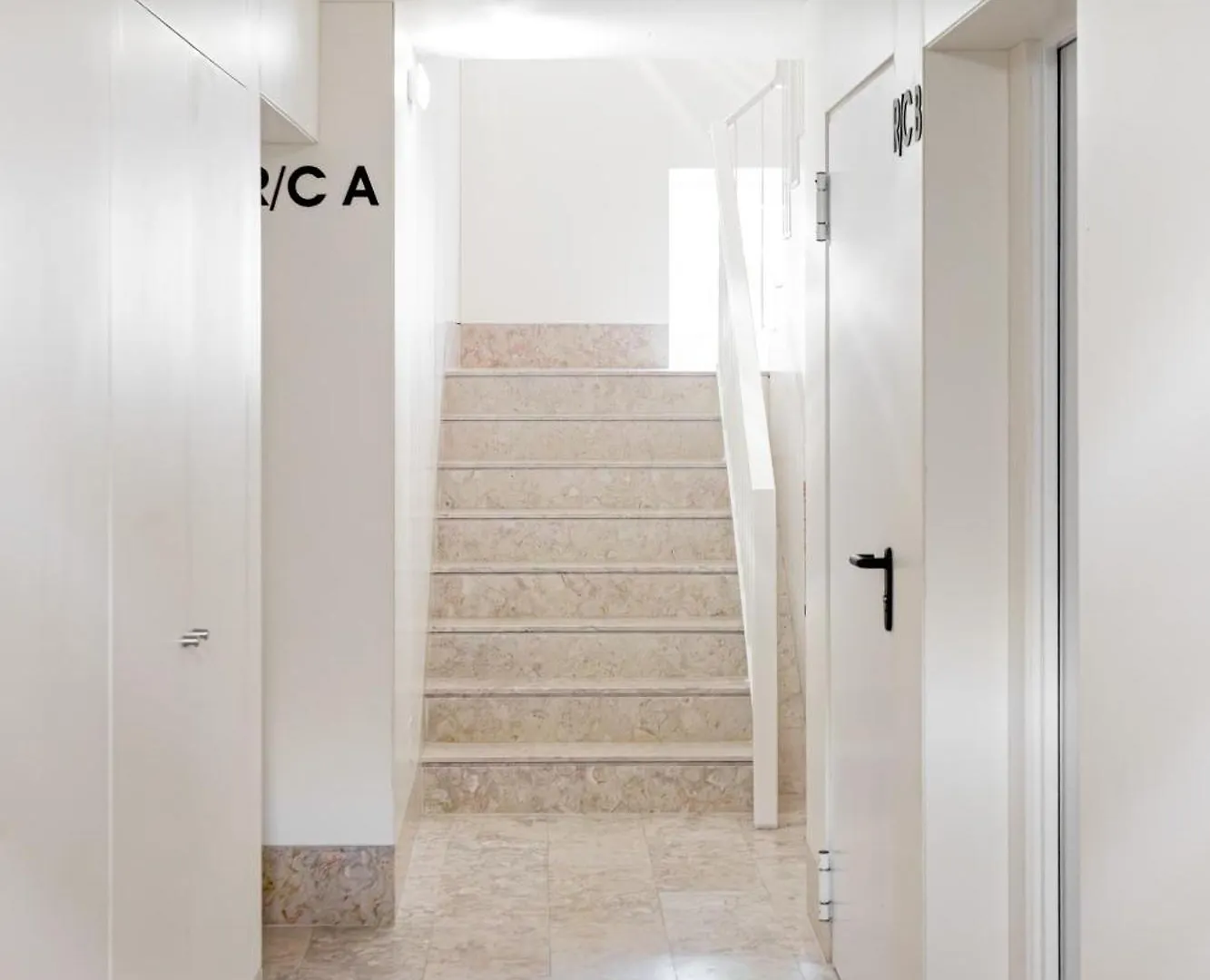 The Lisbon Hideaway, 2 Bed Urban Terrace Stay 0*,  Portugal